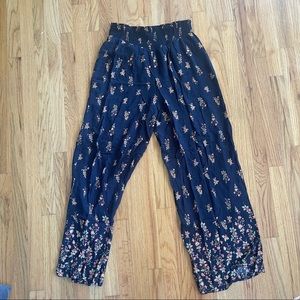 Floral flowy pants hi rise size medium